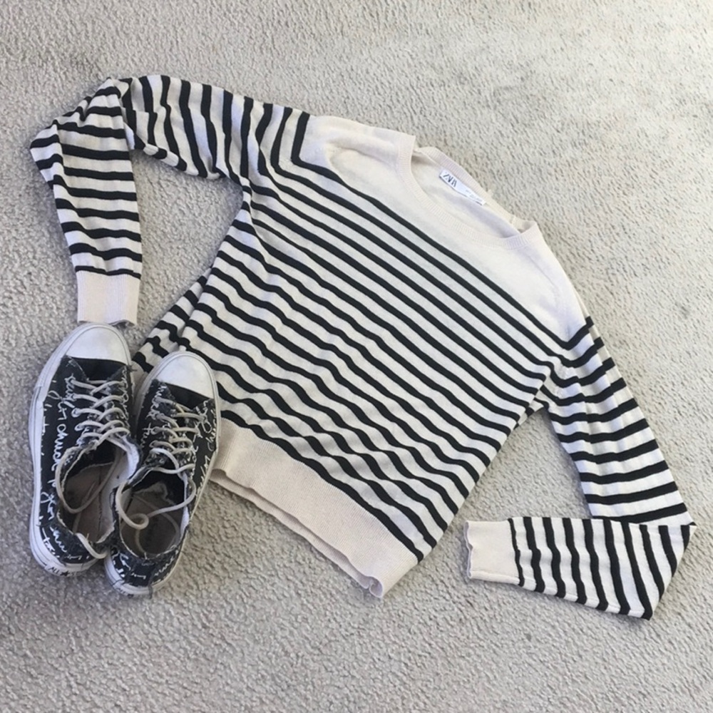 ZARA/BLACK-IVORY STRIPE BOXY LIGHT WEIGHT KNIT SWEATER